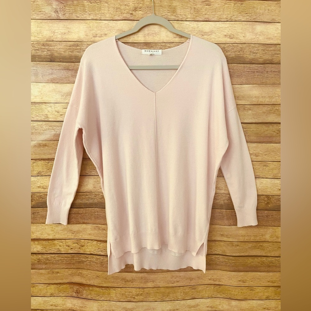 Downeast Women’s Light Pink Pullover V-neck Sweater Size: Small